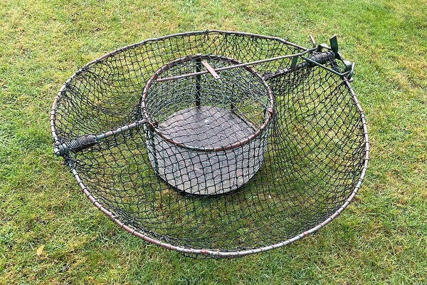 Beschlagnahmter Habichtfangkorb