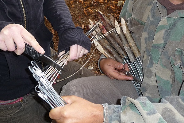 Eingesammelte Bogenfallen in Norditalien.