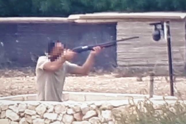 Dieser Jäger hatte bei der Zugvogeljagd eine Waffe mit vier Patronen im Magazin im Einsatz - erlaubt sind nur drei