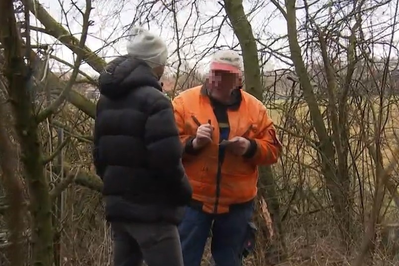 WDR-Journalist beim Interview mit dem mutmaßlichen Täter